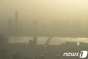 '미세먼지에 황사까지'