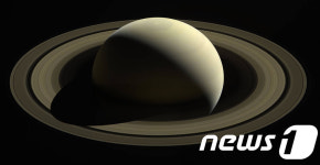 탐사선 카시니호가 보내온 토성 