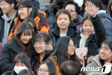 포항 수험생·학부모 큰 여진 없이 무사히 끝나 홀가분