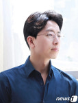'언어의 온도' 이기주 작가 사랑의 열매에 1억 기부