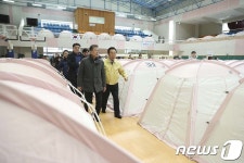 흥해 실내체육관 방문한 문재인 대통령