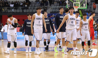 중국 장신 벽에 패한 한국 농구대표팀