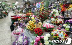 인적 드문 꽃시장