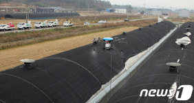 드론 띄워 농장 지붕 AI 차단방역