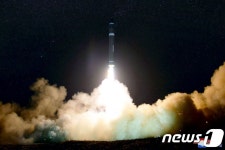 합참 北 화성-15형, 신형 탄도미사일 평가…추가분석 필요
