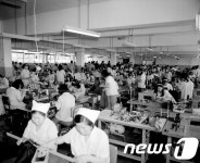 1973년 구로동 수출공업단지 악기공장