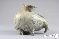 15세기 분청사기 제기 등 울산박물관 유물기증 줄이어