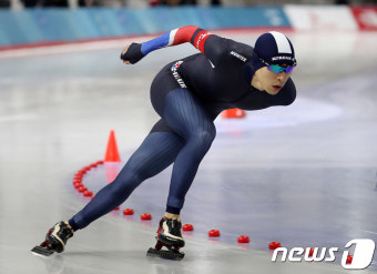 이상화, 월드컵 4차 500m서 은메달…36초대 유지