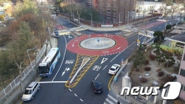 대전 갑천중삼거리 회전교차로 개통…차량소통 원활