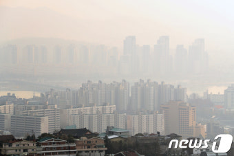 크리스마스 앞두고 다가온 미세먼지