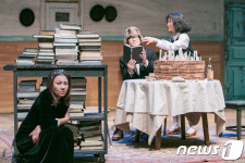 발렌틴 짝사랑하는 까쟈 역 이봉련