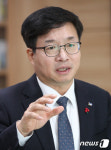 [인터뷰] 염태영 수원시장 분권형 개헌은 시대적 소명