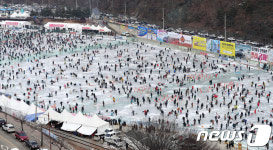 산천어 잡자...북적대는 축제장