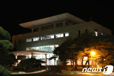 불 밝힌 평화의집