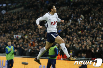 손흥민, 에버턴 상대로 1골 1도움 폭발…토트넘은 4-0 완승