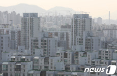 부동산 과열 재건축 연한 40년 카드 만지작