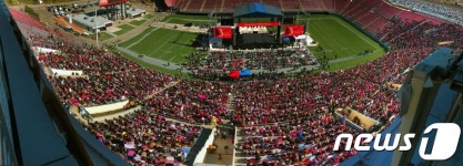 [사진] 투표로 멍청이들 몰아내자 여성행진 성황