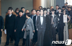 윤용복 北 체육성 부국장 태권도시범단 공연장 시찰