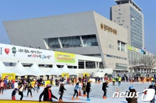 광주시청 야외 스케이트장 폐장…6만7천명 이용