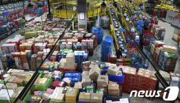 우편집중국으로 모인 설 택배