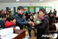 70년만의 졸업장…광주교육청 만학도 157명 학력인정