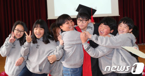 충화초등학교 나홀로 졸업식