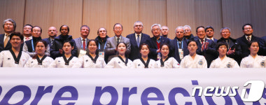 합동공연 이후 기념촬영도 함께