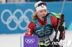 귀화 선수 안나 프롤리나 과녁 바라보고