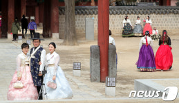 아쉬운 설 연휴, 한복입고 마무리 