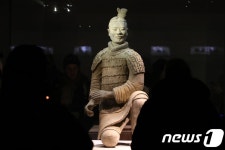 中, 진시황 병마용 엄지 잘라간 미국인 엄벌하라