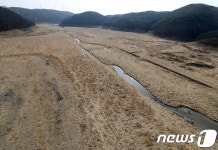 실개울로 변한 대곡천