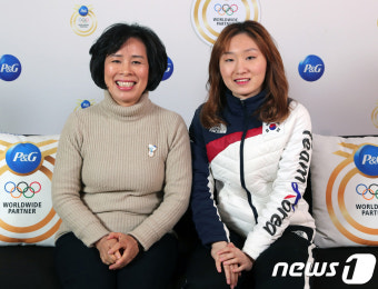 [올림픽] 이사만 7번, 10년간 25만km…최민정 금메달 만든 어머니의 헌신