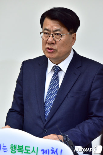 이근규 제천시장, 화재참사 관련 지원대책 발표