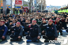금호타이어 노조, 2시간 부분파업…해외매각 저지 총력