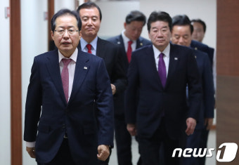 영수회담 참석 확정한 홍준표 대표