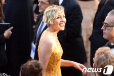 색색이 살아난 아카데미…타임즈업 배지 달았다  