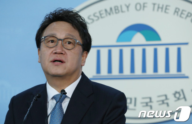 '건강한 서울 만들기' 기자회견 갖는 민병두 의원 | 포토뉴스