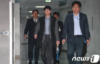 권성동 의원실 압수수색 들어가는 검찰