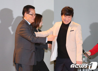 反文 박지원, 親文 양정철 북 콘서트에 참석