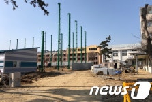 멀쩡한 학교 놔두고 370억 들여 옮긴 함평골프고는…