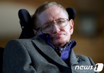 영국 물리학자 스티븐 호킹 별세…향년 76세(상보)