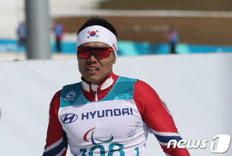 [패럴림픽] '첫 메달 주인공' 신의현, 스프린트 6위…두 번째 메달 놓쳐