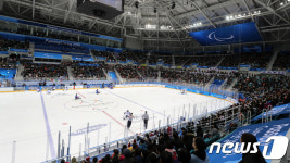 주말 패럴림픽 경기장 만원