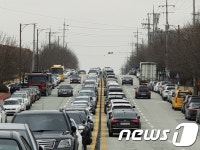 ‘사라진 양심’ 주차장으로 변한 충주 청운로 4차선도로