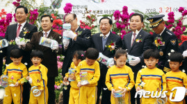 2018 마리 나비 날리며 함평 나비축제 성공기원