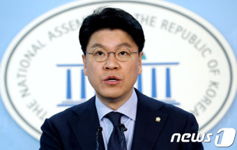 장제원 전 의원, 성폭력 혐의에 거짓 주장하며 국민의힘 탈당 예고