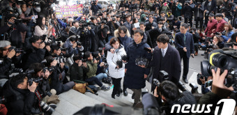 안희정 영장심사 불출석 사유서 제출…법원 검토 뒤 결정(종합2보)