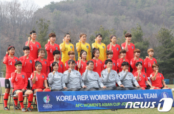 기념촬영하는 여자 축구 대표팀