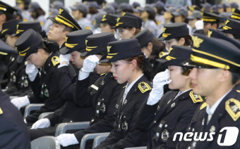 순직한 아산 女소방관 영결식 '눈물 흘리는 동료 소방관들'