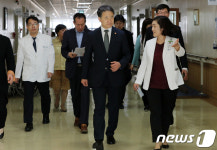 서울재활병원 안전 점검 나선 박능후 장관